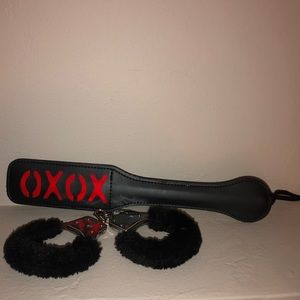Handcuffs and a..paddle😈